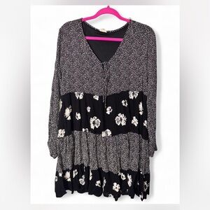 Peach Love California Black and White Floral dress